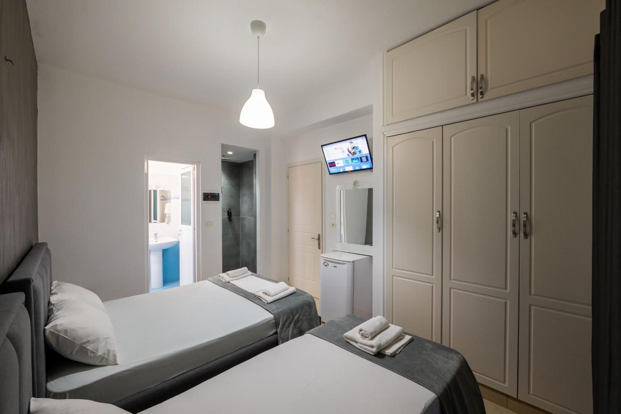 Hotel Two Mermaids Ksamil Buitenkant foto